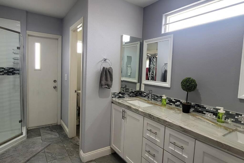 לאס וגאס K - Fully Remodeled And Professionally Decorated מראה חיצוני תמונה