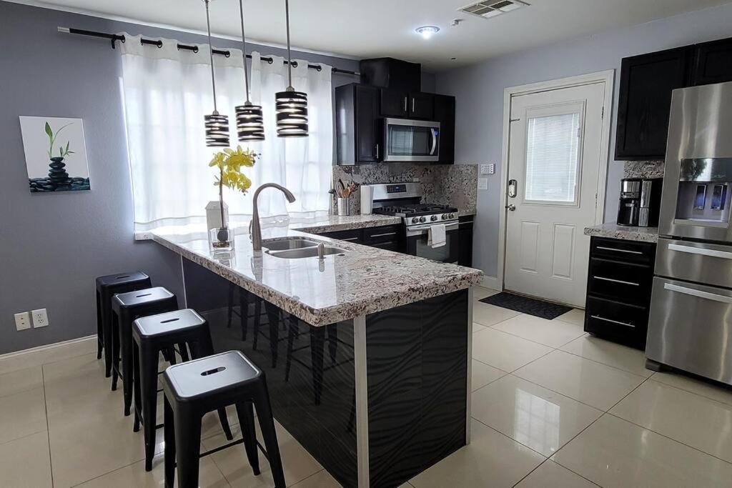 לאס וגאס K - Fully Remodeled And Professionally Decorated מראה חיצוני תמונה