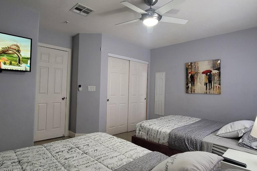 לאס וגאס K - Fully Remodeled And Professionally Decorated מראה חיצוני תמונה